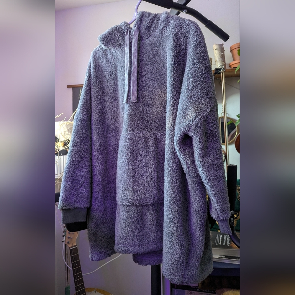 Eddie Bauer Grey Fleece Hooded Blanket Sweater - One Size - EUC